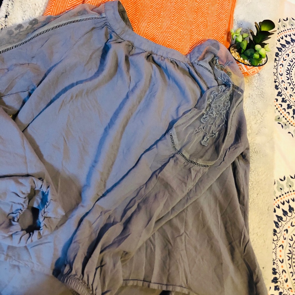 Mesh flowy lace top